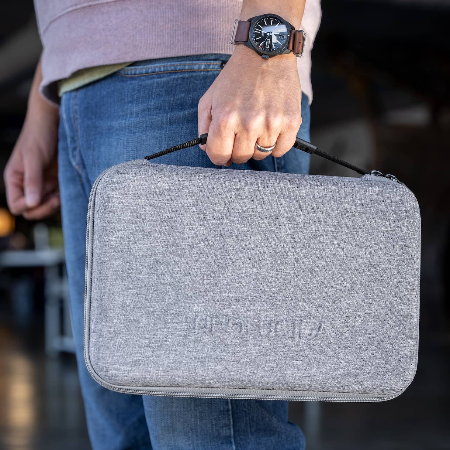 NeoLucida Canvas Carrying Case - Image 6